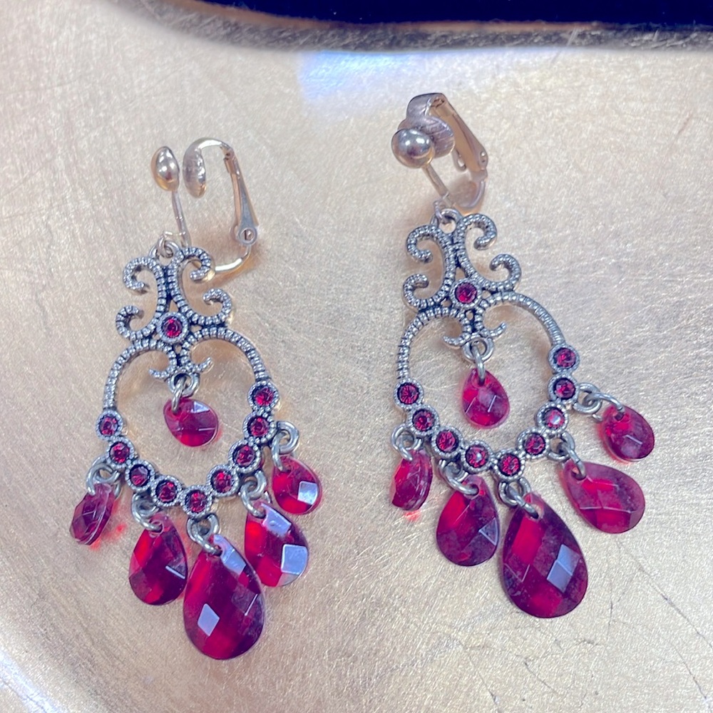 Vintage NRT clip on earrings.